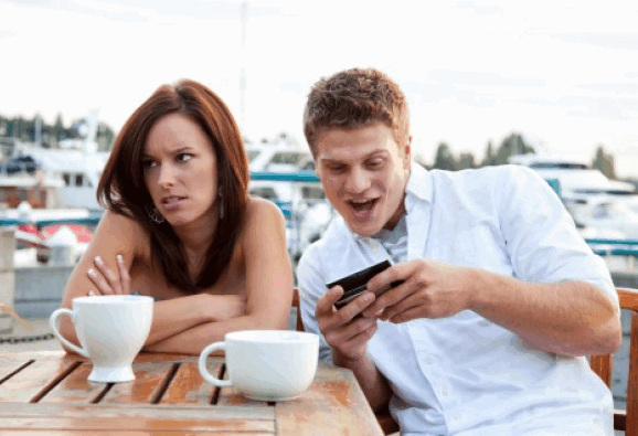 Extrovert Can Affect Your Relationship